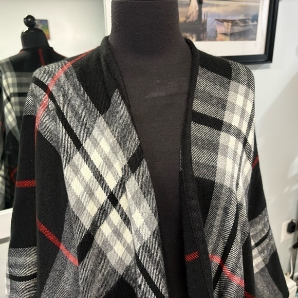 ❤️VFRASS Everyday Plaid Rounded Kimono - Picture 3 of 7